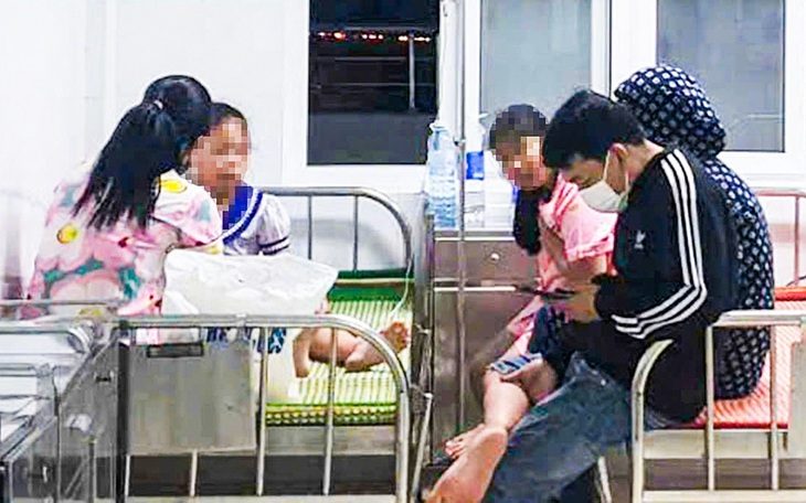 15 học sinh tiểu học đau bụng, nôn ói nhập viện sau khi ăn sữa chua - Ảnh 1. 15 học sinh tiểu học đau bụng, nôn ói nhập viện sau khi ăn sữa chua - Ảnh 1.
