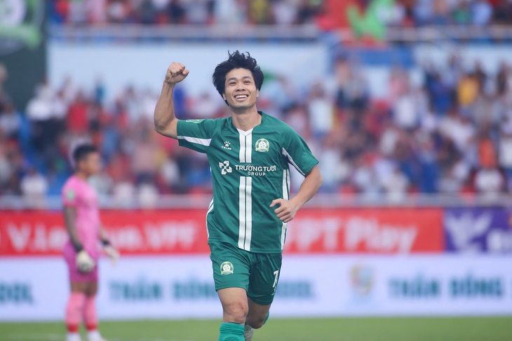 nguyen-cong-phuong-1729343515348126809169 Công Phượng tỏa sáng ngay trong trận ra mắt Trường Tươi Bình Phước - Ảnh 1.